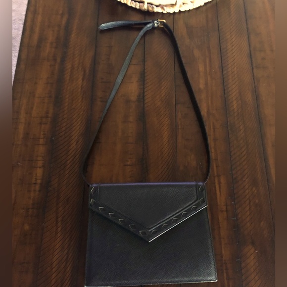 SOLD! Vintage YSL classic little black leather crossbody - Picture 2 of 8